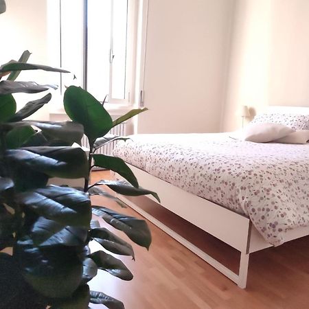 2 Bedroom Gem Near Milano Centrale Fast Wi Fi Kademy House Milão Exterior foto