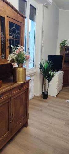 2 Bedroom Gem Near Milano Centrale Fast Wi Fi Kademy House Milão Quarto foto