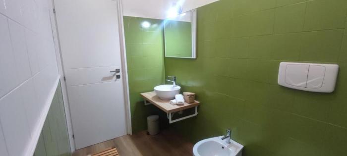 2 Bedroom Gem Near Milano Centrale Fast Wi Fi Kademy House Milão Quarto foto