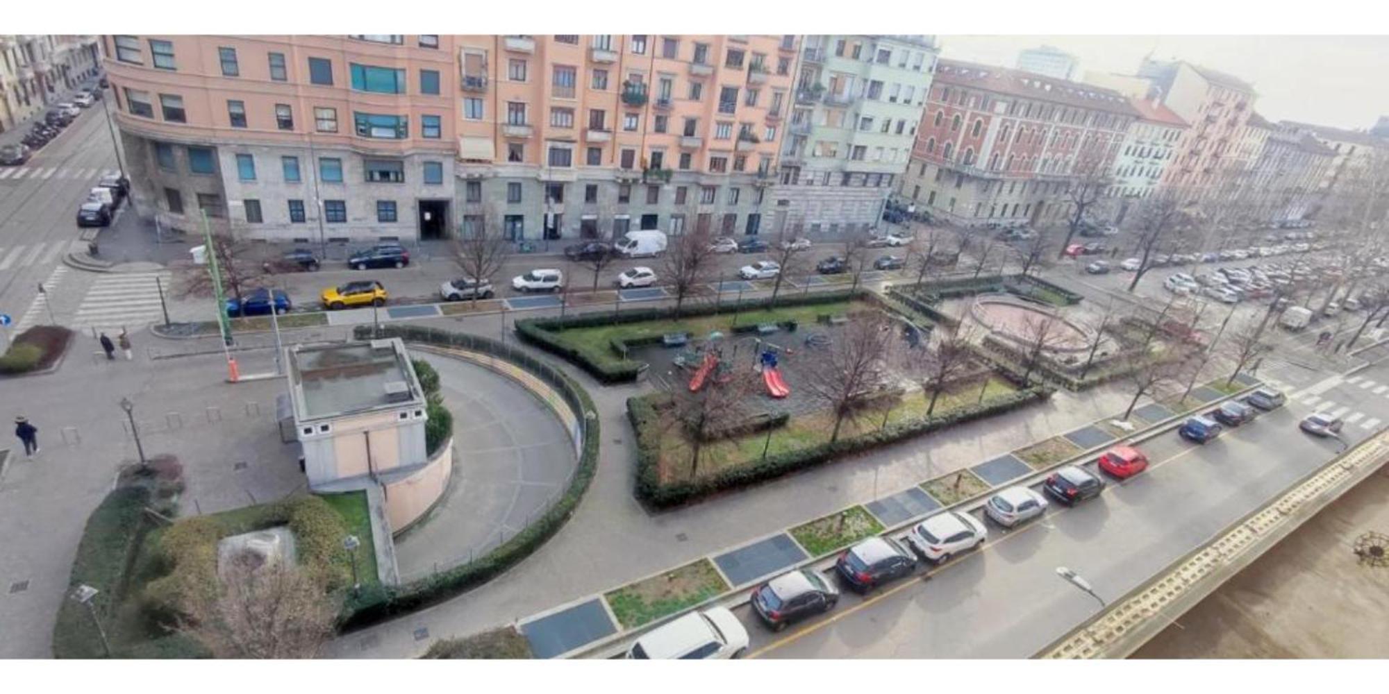 2 Bedroom Gem Near Milano Centrale Fast Wi Fi Kademy House Milão Exterior foto