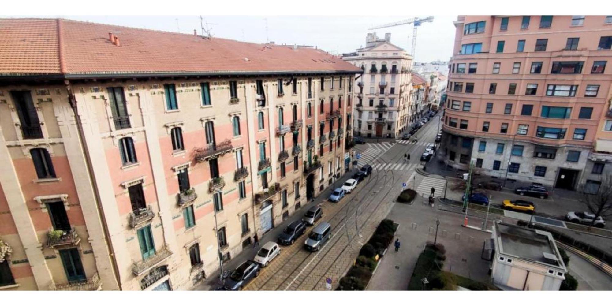 2 Bedroom Gem Near Milano Centrale Fast Wi Fi Kademy House Milão Exterior foto
