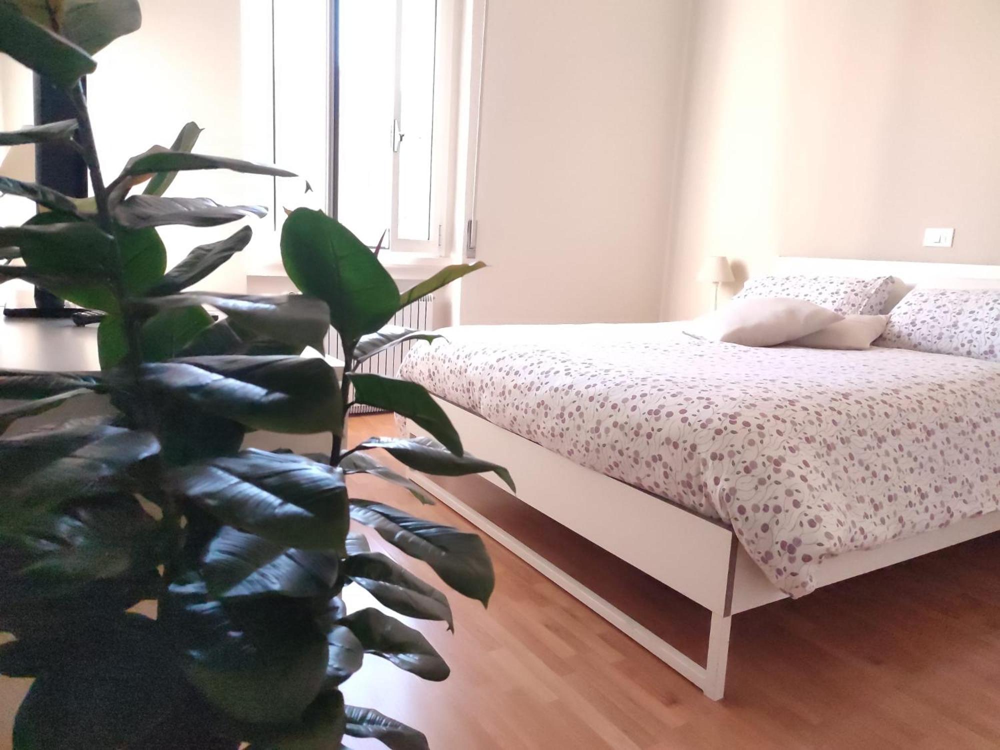 2 Bedroom Gem Near Milano Centrale Fast Wi Fi Kademy House Milão Exterior foto